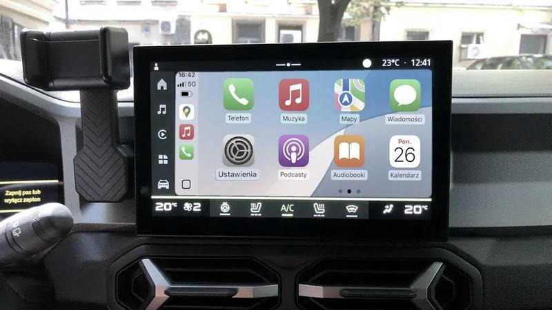 Android Auto – jak podłączyć telefon do samochodu i uruchomić nawigację