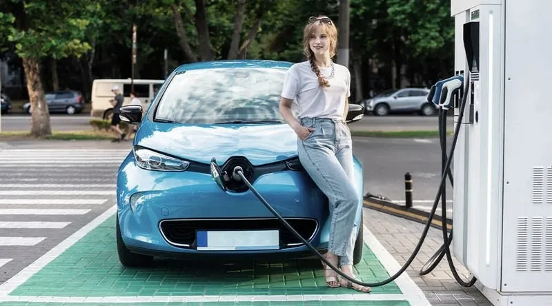 Czy samochód elektryczny się opłaca? Koszty, oszczędności i realny zwrot z inwestycji