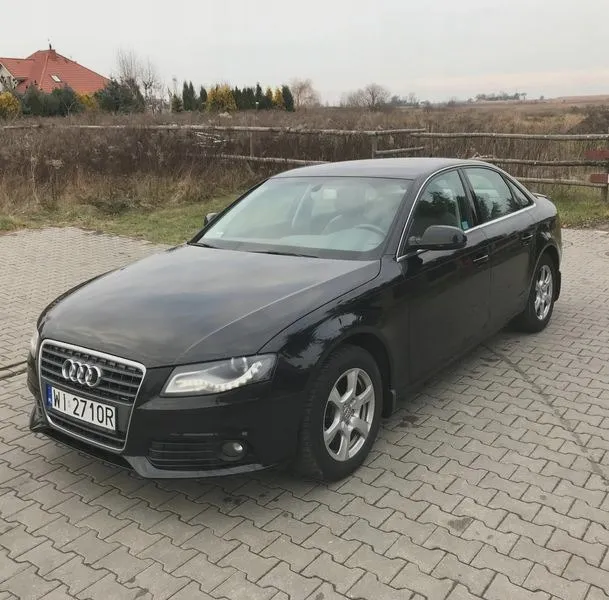 Gdzie znajduje się akumulator w Audi A4 B8