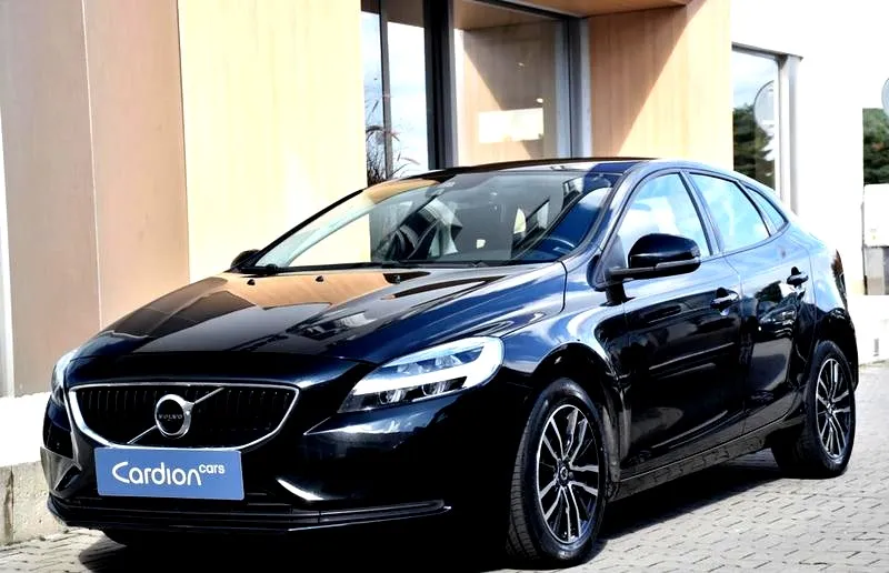 Gdzie znajduje się filtr paliwa w Volvo V40? Oto praktyczny przewodnik