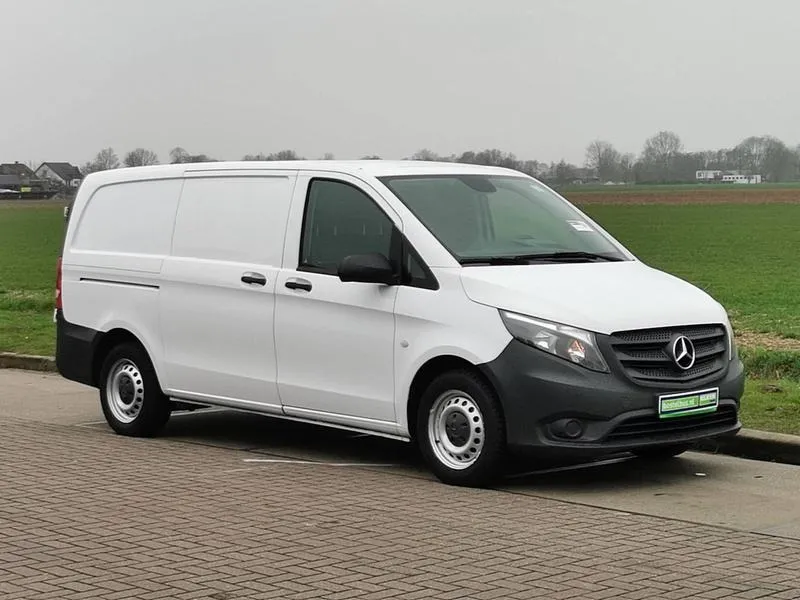 Gdzie znajduje się wentylator nawiewu w Mercedesie Vito? Praktyczny przewodnik