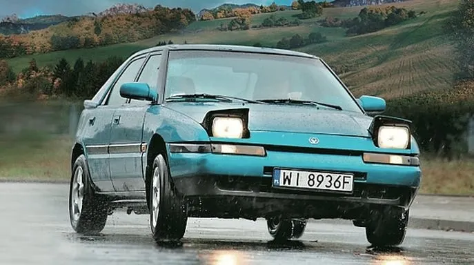 Ile pali Mazda 323F 1.5 benzyna? Sprawdzamy realne zużycie paliwa!