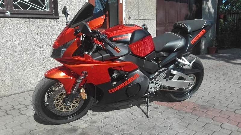Jak zwiększyć prędkość motocykla? Bezpieczne sposoby na lepsze osiągi
