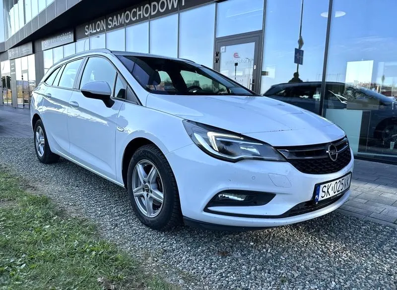 Jakie silniki benzynowe oferuje Opel Astra? Sprawdź, co wybrać!